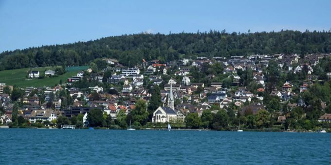 Für Bauten am Ufer des Zürichsees gelten strenge Regeln. (Archivbild) Zürichsee