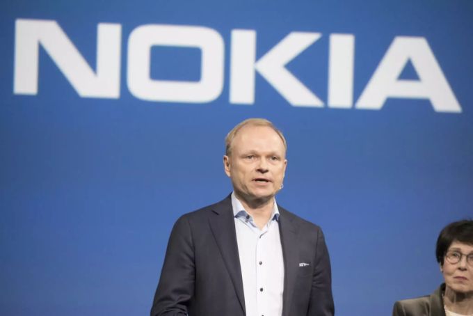 Der CEO von Nokia, Pekka Lundmark, spricht an einer Pressekonferenz. Pekka Lundmark nokia