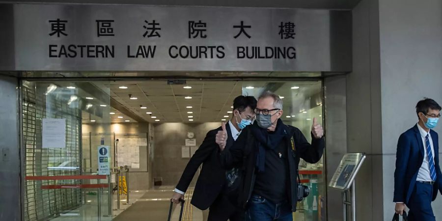 Freispruch für Schweizer Fotografen in Hongkong: Der 75-jährige Marc Progin beim Verlassen des Gerichtsgebäudes in Sai Wan Ho.