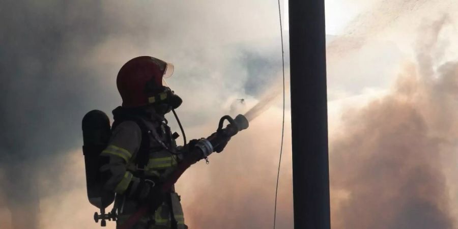 Die Feuerwehr Lugano konnte am Montagnachmittag einen Brand in einem Wohnhaus in Lugano rasch löschen. (Symbolbild)