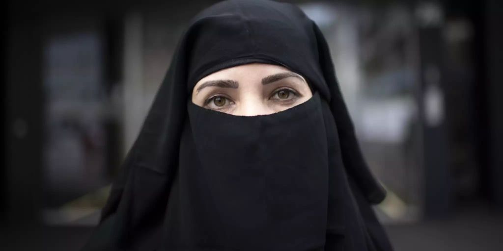 Das Burka-Verbot in Zeiten der Maskenpflicht