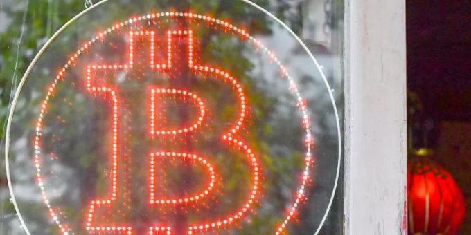 Weg vom Rubel - Bitcoin-Kurs steigt deutlich über 40'000 Dollar