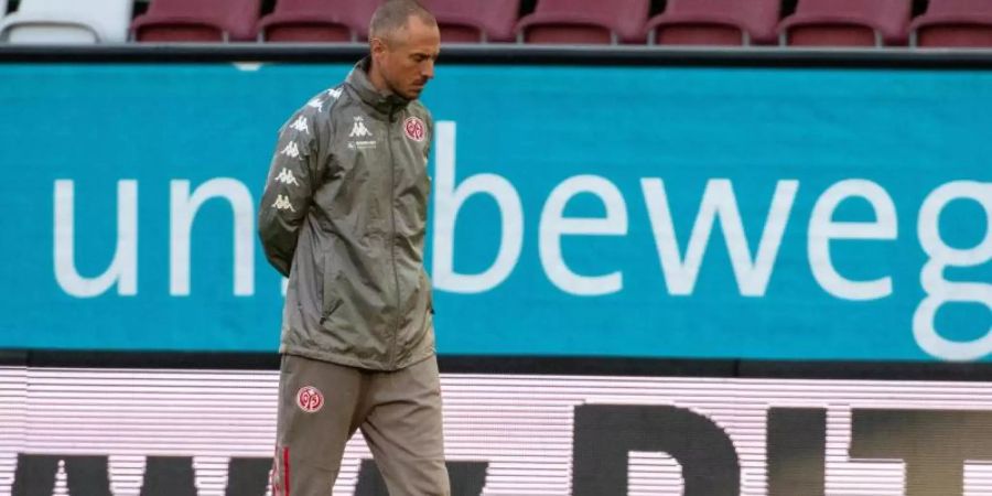Musste mit Mainz in Augsburg die sechste Saisonpleite hinnehmen: 05-Coach Jan-Moritz Lichte. Foto: Stefan Puchner/dpa