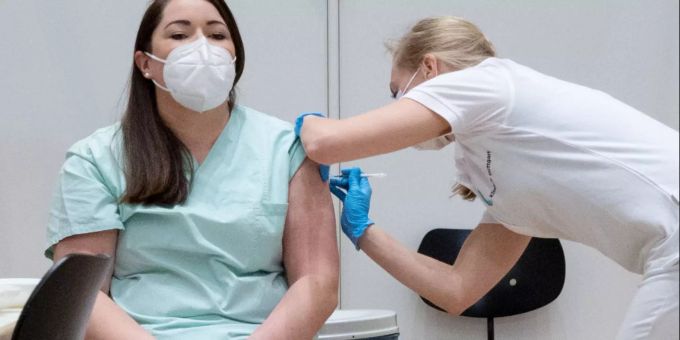 In Finnland war heute Impfstart. (Symbolbild) Coronavirus