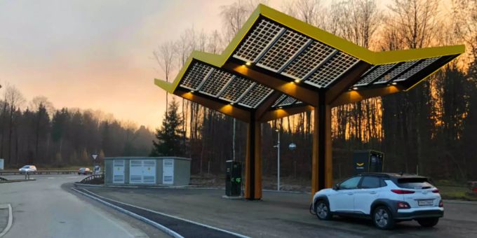 Für vier Autos - Erste Ladestation von Fastned in der Schweiz eröffnet