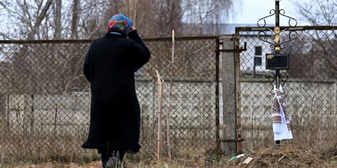 Trauernde Frau in der Ukraine. (Symbolbild) ukraine