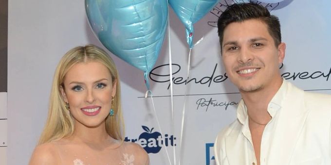 Patricija Belousova und Alexandru Ionel haben geheiratet und werden auch schon sehr bald Eltern. Patricija Belousova und Alexandru Ionel haben geheiratet und werden auch schon sehr bald Eltern.