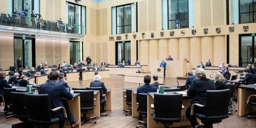 Der Bundesrat hat in einer Sondersitzung den neuen Quarantäne-Regelungen zugestimmt. Foto: Bernd von Jutrczenka/dpa