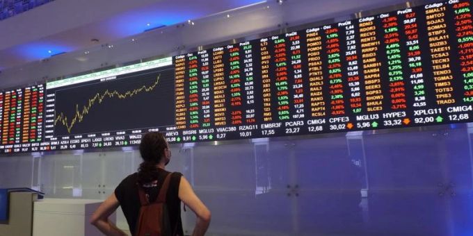 Der russische Krieg gegen die Ukraine versetzt auch die Finanzmärkte weltweit in Turbulenzen. (Bild aus Sao Paulo in Brasilien). Foto: Cris Faga/ZUMA Press Wire/dpa Der russische Krieg gegen die Ukraine versetzt auch die Finanzmärkte weltweit in Turbulenzen. (Bild aus Sao Paulo in Brasilien). Foto: Cris Faga/ZUMA Press Wire/dpa
