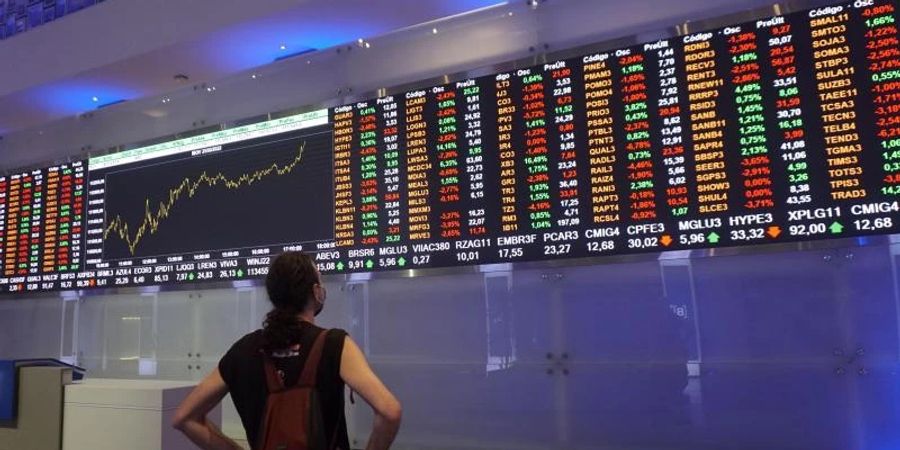 Der russische Krieg gegen die Ukraine versetzt auch die Finanzmärkte weltweit in Turbulenzen. (Bild aus Sao Paulo in Brasilien). Foto: Cris Faga/ZUMA Press Wire/dpa