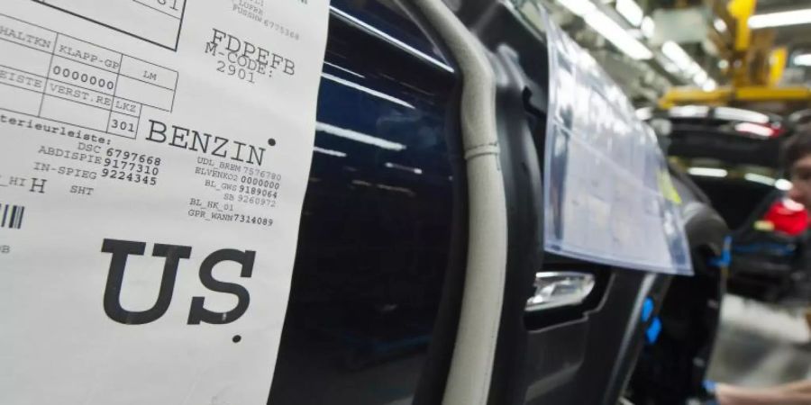 Gefragt sind im Ausland vor allem Maschinen und Kraftfahrzeuge aus deutscher Produktion. Foto: Armin Weigel