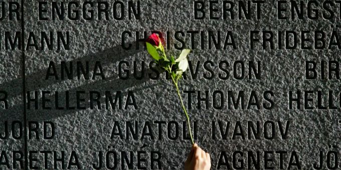 Estonia Tragödie: Die Namen der Toten auf einem Gedenkstein. Estonia