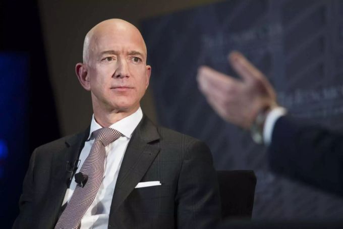 Amazon-Chef Jeff Bezos ist der reichste Mann der Welt. Amazon