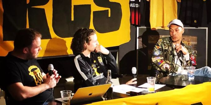Guillaume Hoarau (rechts) beim Fantalk von YB. Der französische Stürmer erzählt von seiner Karriere. Guillaume Hoarau YB