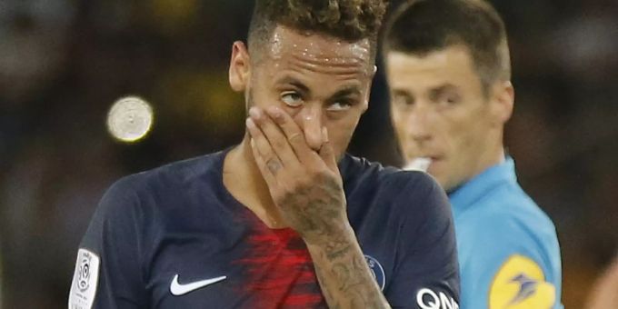 Neymar ist in Frankreich für drei Spiele gesperrt. Neymar