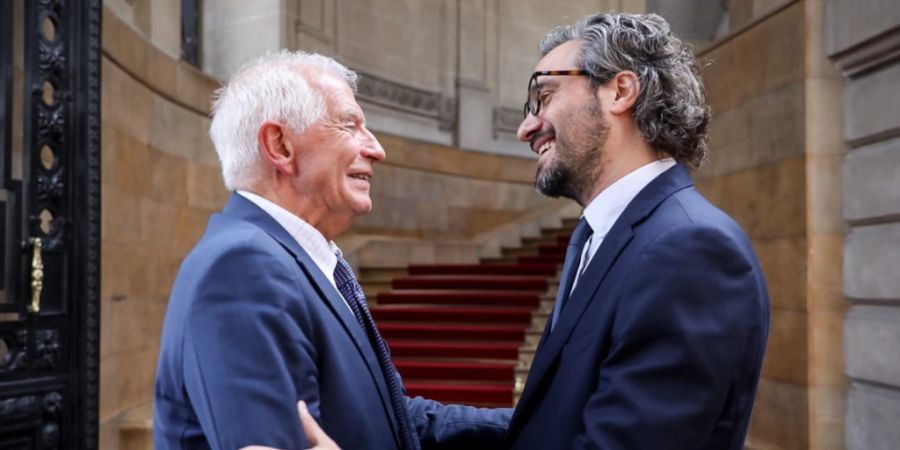 Angesichts der hohen Preise für Energie und Lebensmittel in Europa wegen des Kriegs in der Ukraine wollen die EU und Argentinien die Lieferketten stärken. Darauf einigten sich der EU-Aussenbeauftragte Josep Borrell (links) und der argentinische Aussenminister Santiago Cafiero am Dienstag.