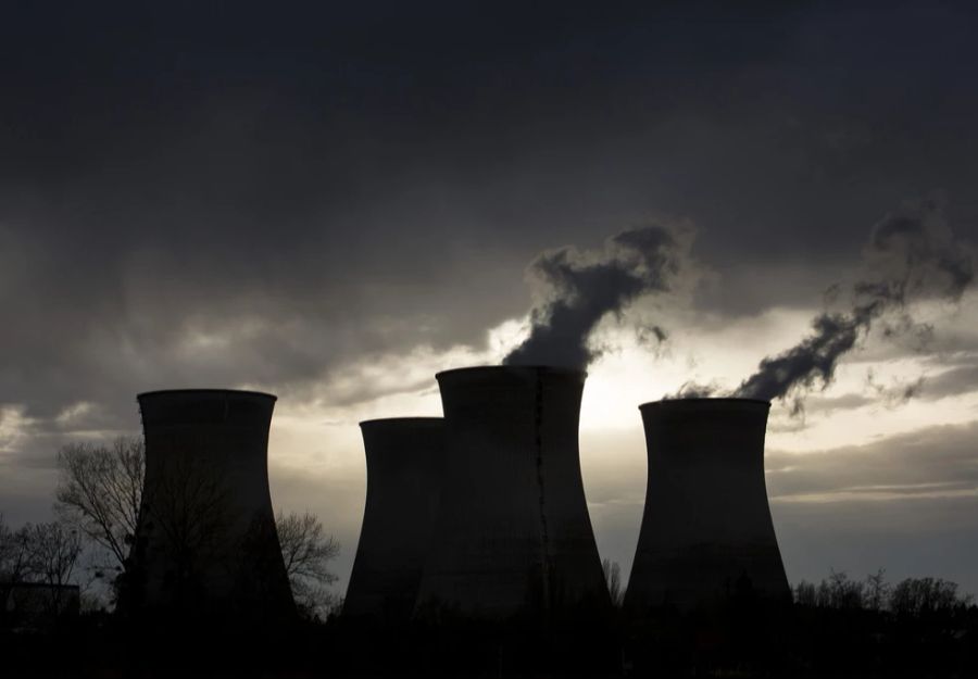 Frankreich verliert gleich 11 Plätze: Zuletzt hat es wegen der Energiekrise wieder stärker auf Atomkraft gesetzt.