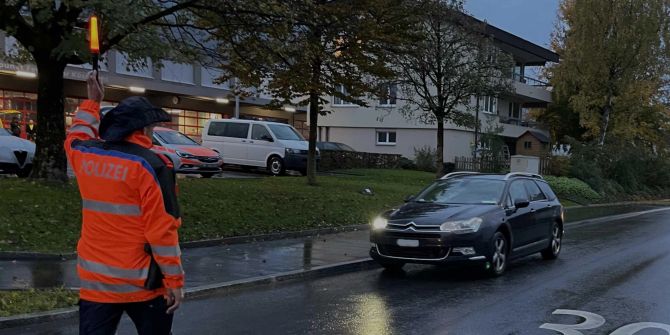 Kanton Schwyz: Verkehrskontrollen für mehr Sichtbarkeit