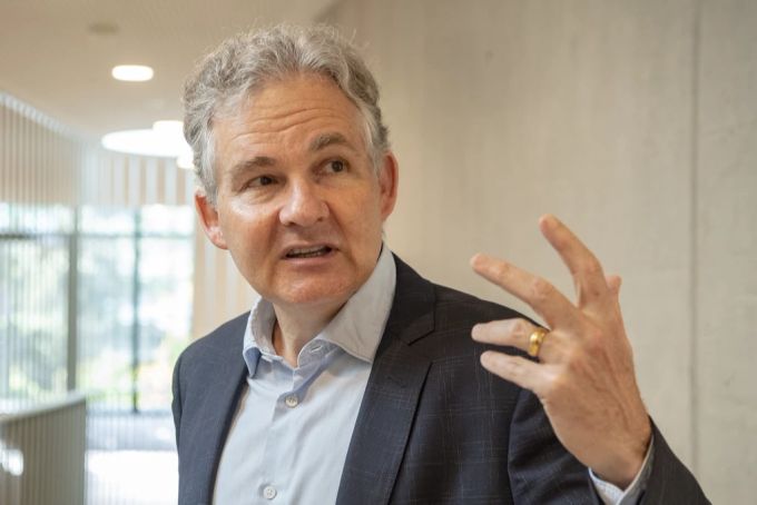 Alain Di Gallo, Kinder- und Jugendpsychiater, fotografiert in der UPKKJ, der Poliklinik in Basel. Di Gallo ist Klinikdirektor. Alain Di Gallo