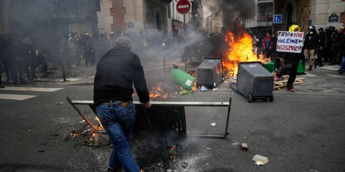 Paris - Machtgezerre um Frankreichs Rentenreform
