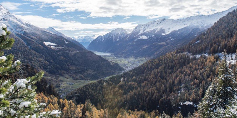 Blick auf das Tal Puschlav im Kanton Graubünden.