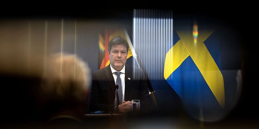 Wirtschaftsminister Robert Habeck bereitet mit seinem Schweden-Besuch auch seine Reise nach Washington vor.