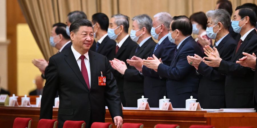 Chinas Präsident Xi Jinping bei seiner Ankunft zur Jahrestagung des Volkskongresses in Peking.