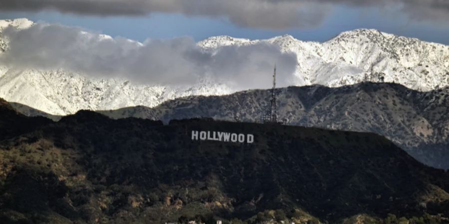 In Hollywood in Kalifornien ist es auch schon zu starkem Schneefall gekommen.