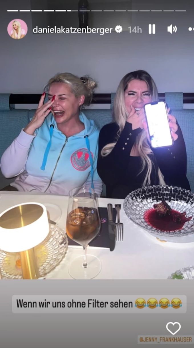 Daniela Katzenberger und ihre Schwester Jenny mit sichtlich guter Laune auf ihrem Spa-Urlaub. Daniela Katzenberger
