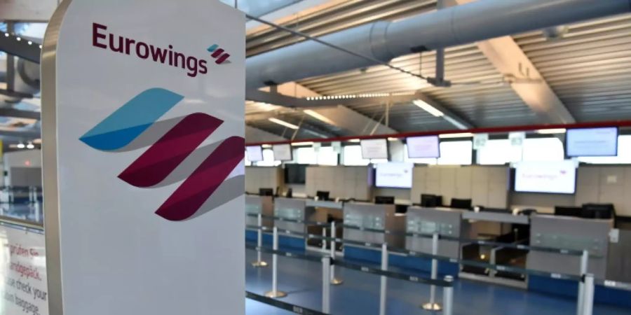 Leere Eurowings-Schalter in Berlin-Tegel