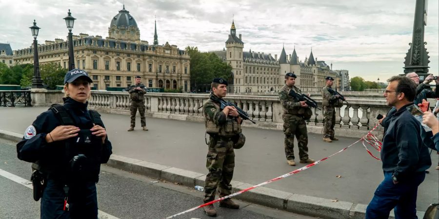 paris messer attacke