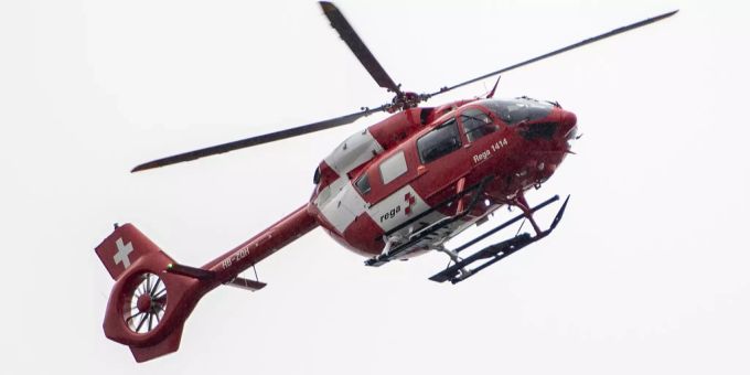Der 19-jährige Mann musste ins Spital geflogen werden. Mit der Rega ins Spital