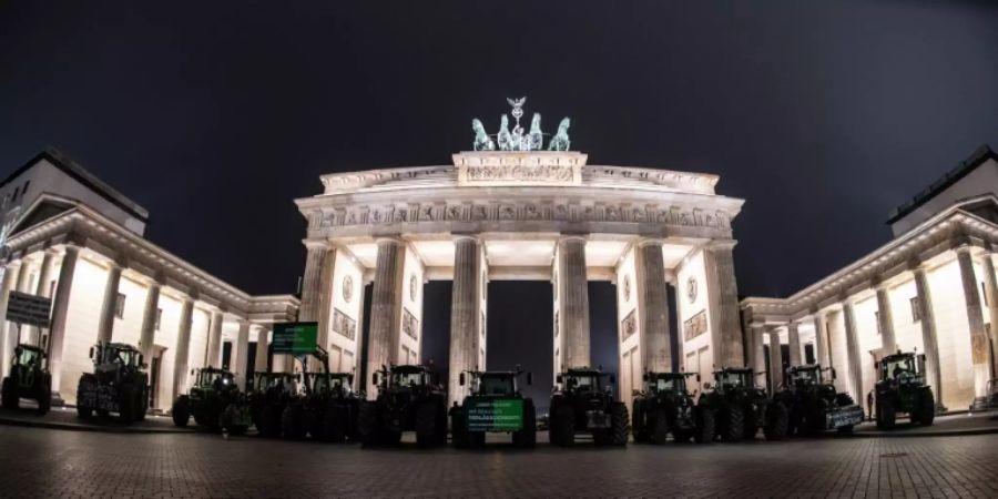 Traktoren vor dem Brandenburger Tor