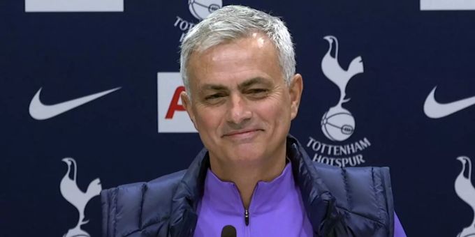 José Mourinho bei einer Pressekonferenz des Premier-League-Vereins Tottenham Hotspur. Jose Mourinho Tottenham Hotspur