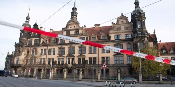 Dresdner Schloss öffnet wieder. Der Gewölbekeller bleibt weiterhin geschlossen zur Spurensuche. dresdner Schloss