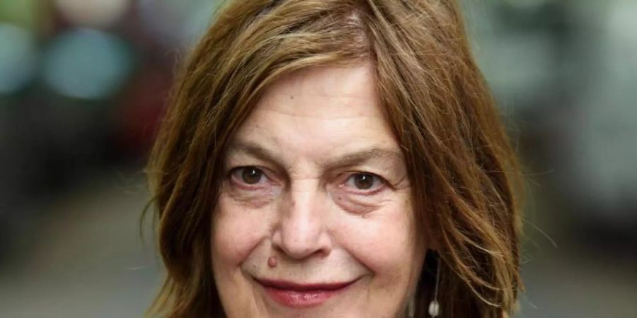 Angela Winkler weiss gar nicht, worum es in der Serie «Dark» geht, obwohl sie dort mitgespielt hat. Foto: Gregor Fischer/dpa