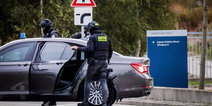 Anti-Terror Einheiten der niederländischen Polizei. alarm grosseinsatz