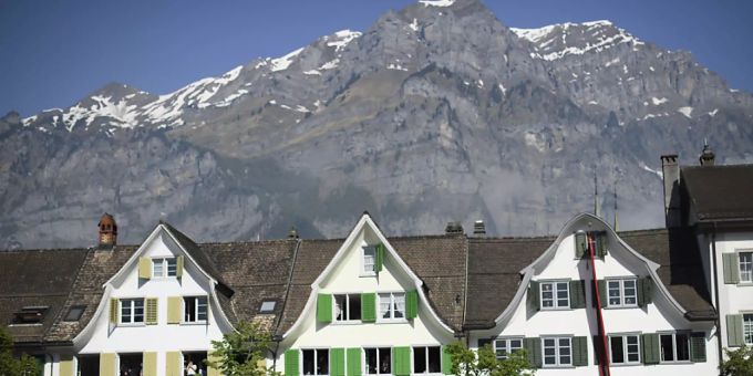 Blick auf Glarus. Glarus