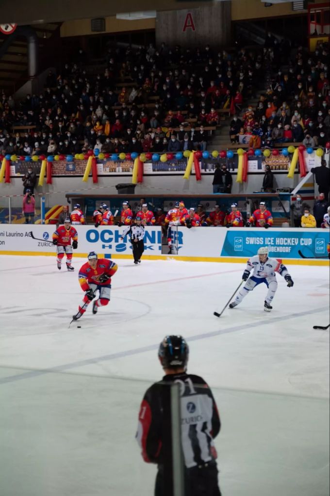 Im Stadion gilt Maskenpflicht. EHC Dübendorf