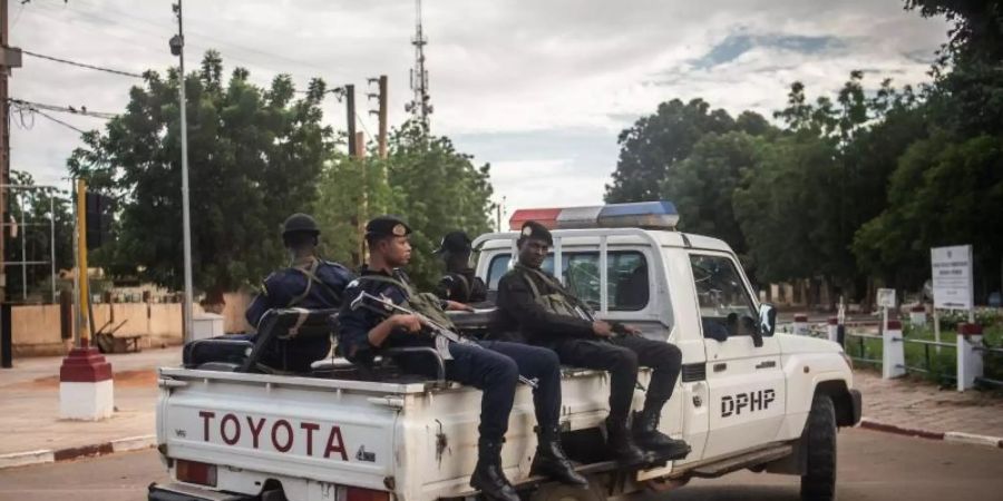 Polizisten in Niamey, der Hauptstadt der Republik Niger. Foto: Arne Immanuel Bänsch/dpa/Archiv