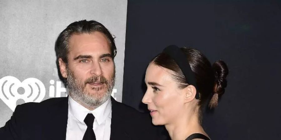 Joaquin Phoenix Rooney Mara