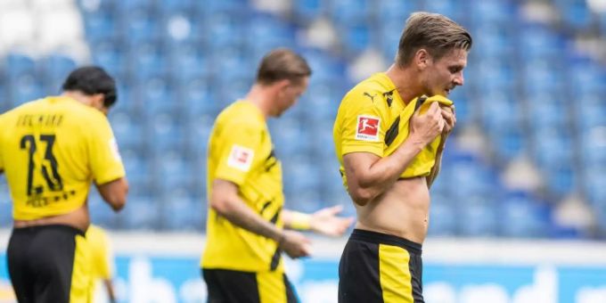 Der BVB kassierte gegen Feyenoord die erste Testspiel-Niederlage. Foto: Bernd Thissen/dpa Der BVB kassierte gegen Feyenoord die erste Testspiel-Niederlage. Foto: Bernd Thissen/dpa