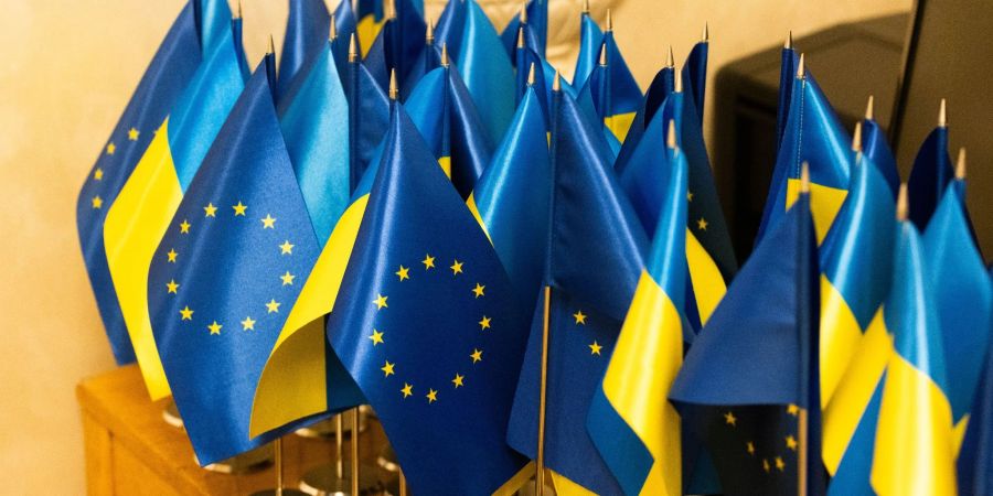 Die EU-Kommission legt einen Bericht über die jüngsten Fortschritte der Ukraine auf ihrem Weg in die EU vor.