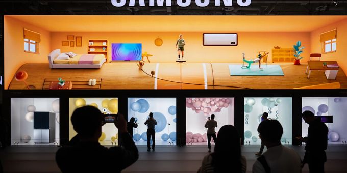 Nach erneutem Verlust im Chipgeschäft hat der Elektronikriese Samsung im dritten Quartal 2023 wieder deutliche Gewinneinbussen verzeichnet. Der Überschuss fiel im Jahresvergleich um 38 Prozent auf 5,84 Billionen Won (etwa 3,9 Milliarden Franken). (Archivbild) Nach erneutem Verlust im Chipgeschäft hat der Elektronikriese Samsung im dritten Quartal 2023 wieder deutliche Gewinneinbussen verzeichnet. Der Überschuss fiel im Jahresvergleich um 38 Prozent auf 5,84 Billionen Won (etwa 3,9 Milliarden Franken). (Archivbild)