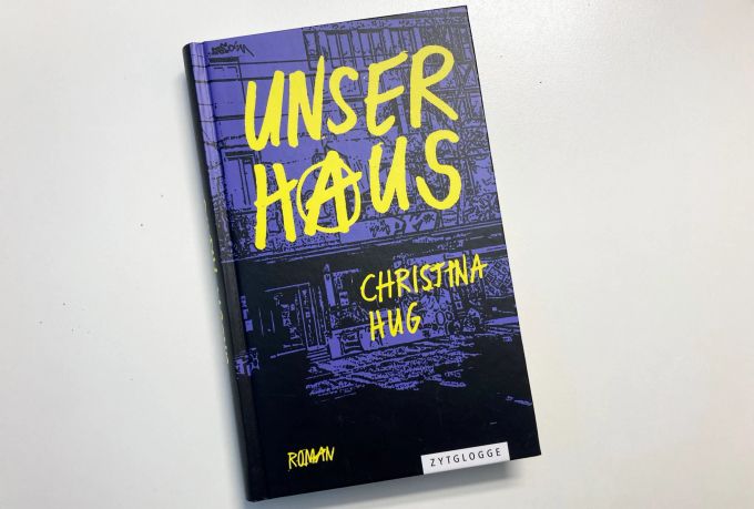 «Der Moment, als ich mein Buch als gedruckte Version in den Händen hielt, war schon sehr spezielle», sagt Christina Hug. Unser Haus