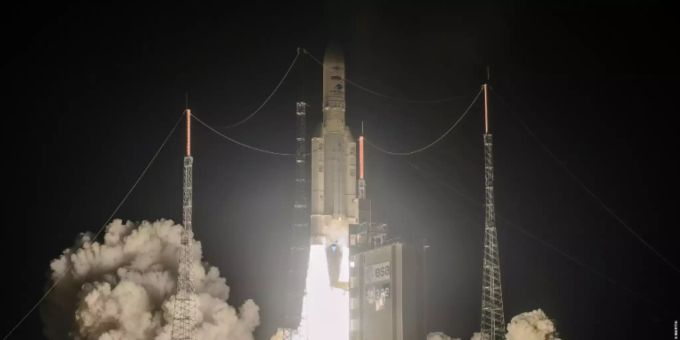 Der Start einer Ariane-5-Rakete Der Start einer Ariane-5-Rakete