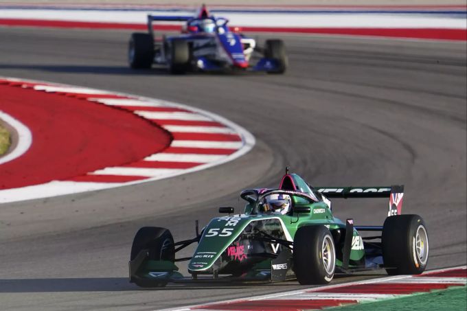 Jamie Chadwick (Veloce Racing) beim W-Series-Rennen im Rahmen des US-Grand-Prix der Formel 1. W-Series Chadwick Formel 1
