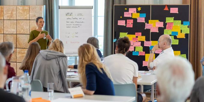 Das Ustermer Bürgerpanel an der Arbeit Bürgerpanel Uster