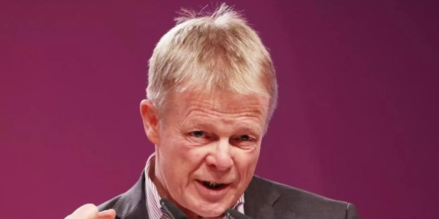 «Wir schätzen den zusätzlichen Investitionsbedarf auf mindestens 50 Milliarden Euro im Jahr ein»: Reiner Hoffmann. Foto: Oliver Berg/dpa
