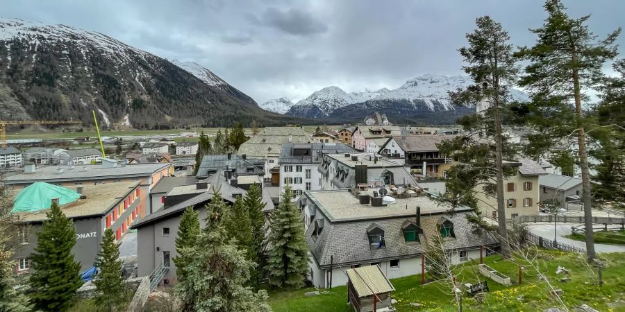 Ausblick über Samedan.